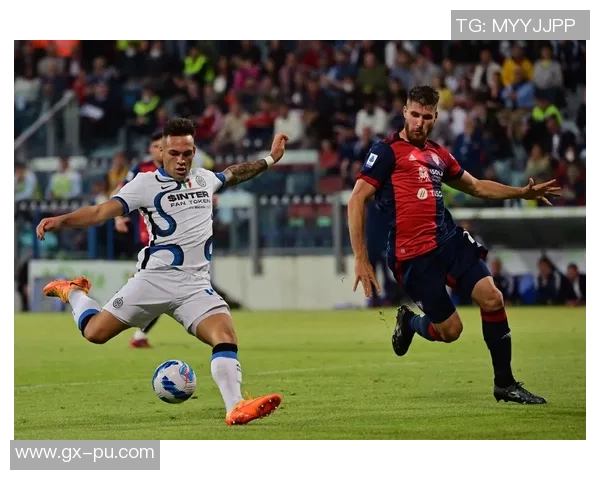 马丁内斯的传奇人生与足球生涯背后的故事揭秘